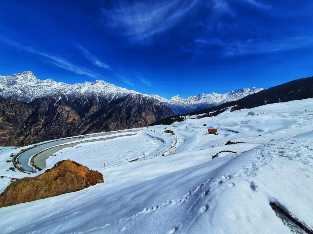 Exploring the Beauty of Auli: A Complete Travel Guide